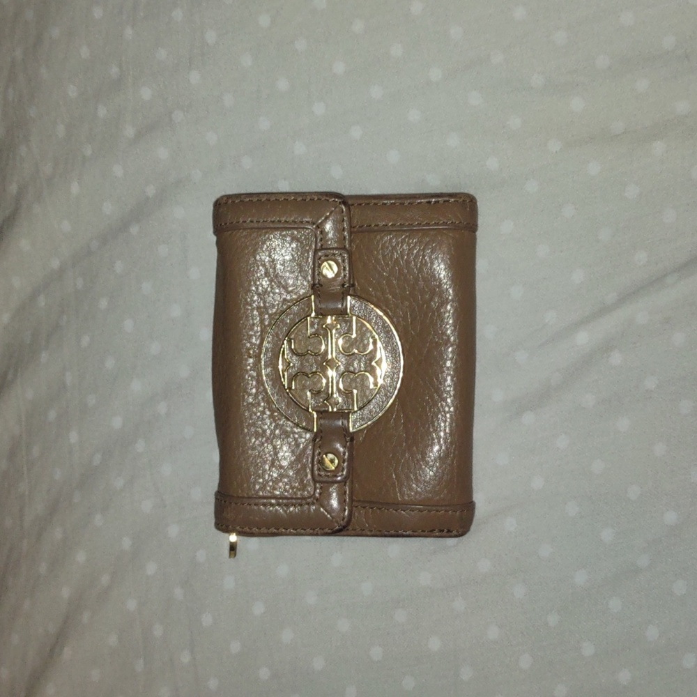 Authentic Tory Burch Leather Compact Wallet